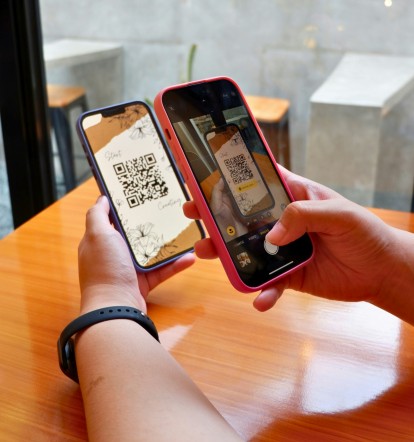 Udostępnij gościom kod QR lub link: